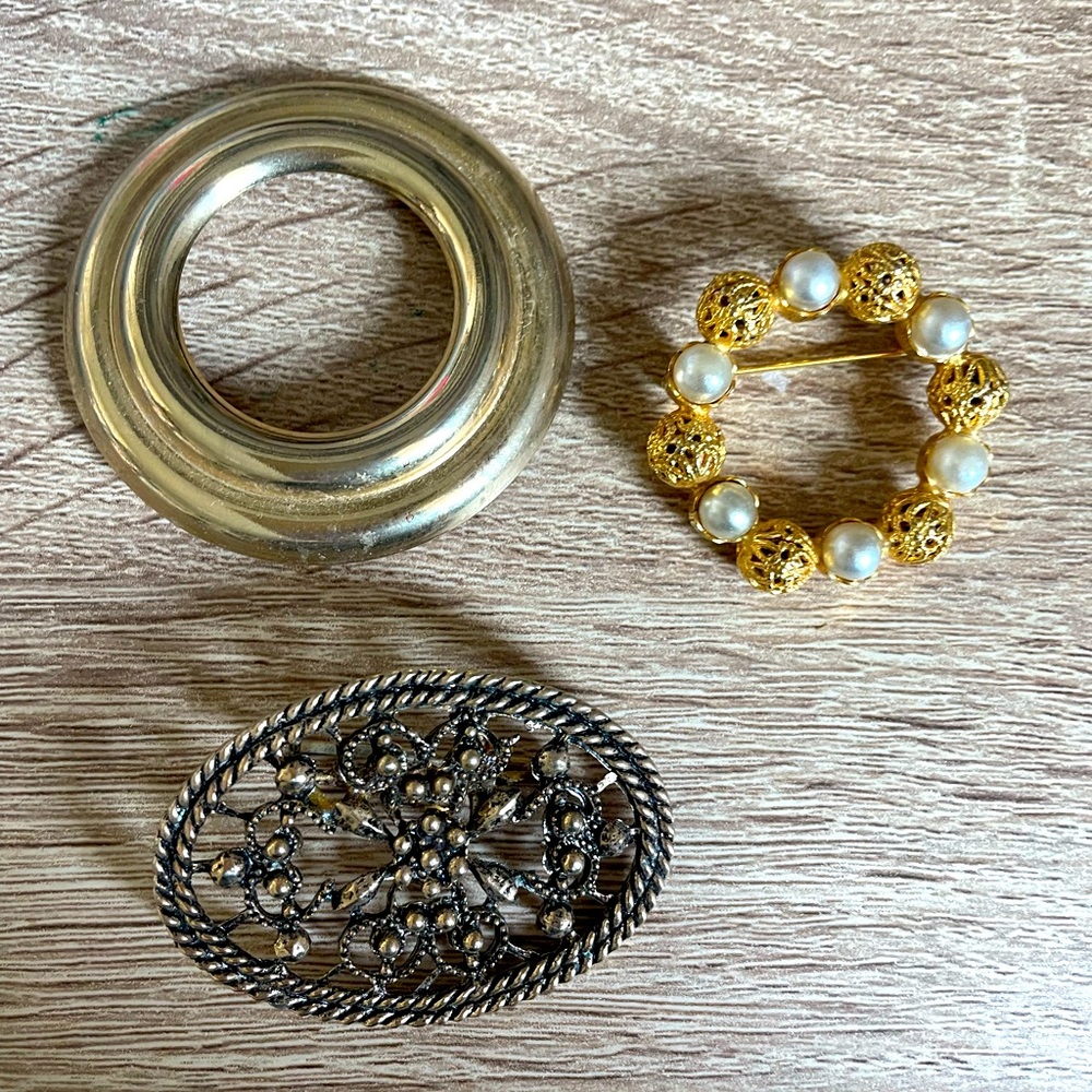 Assorted Brooches pack of 3